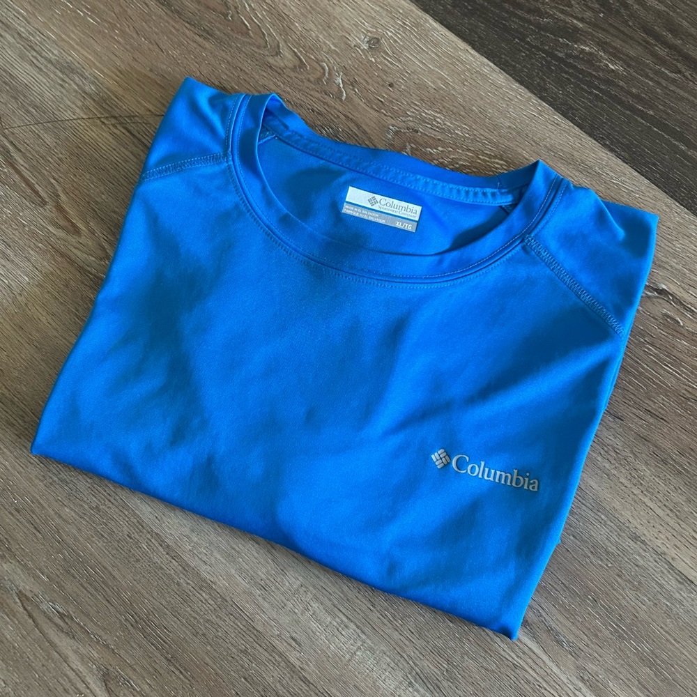 Men’s Columbia Vibrant Blue Long Sleeve Athletic Tee
